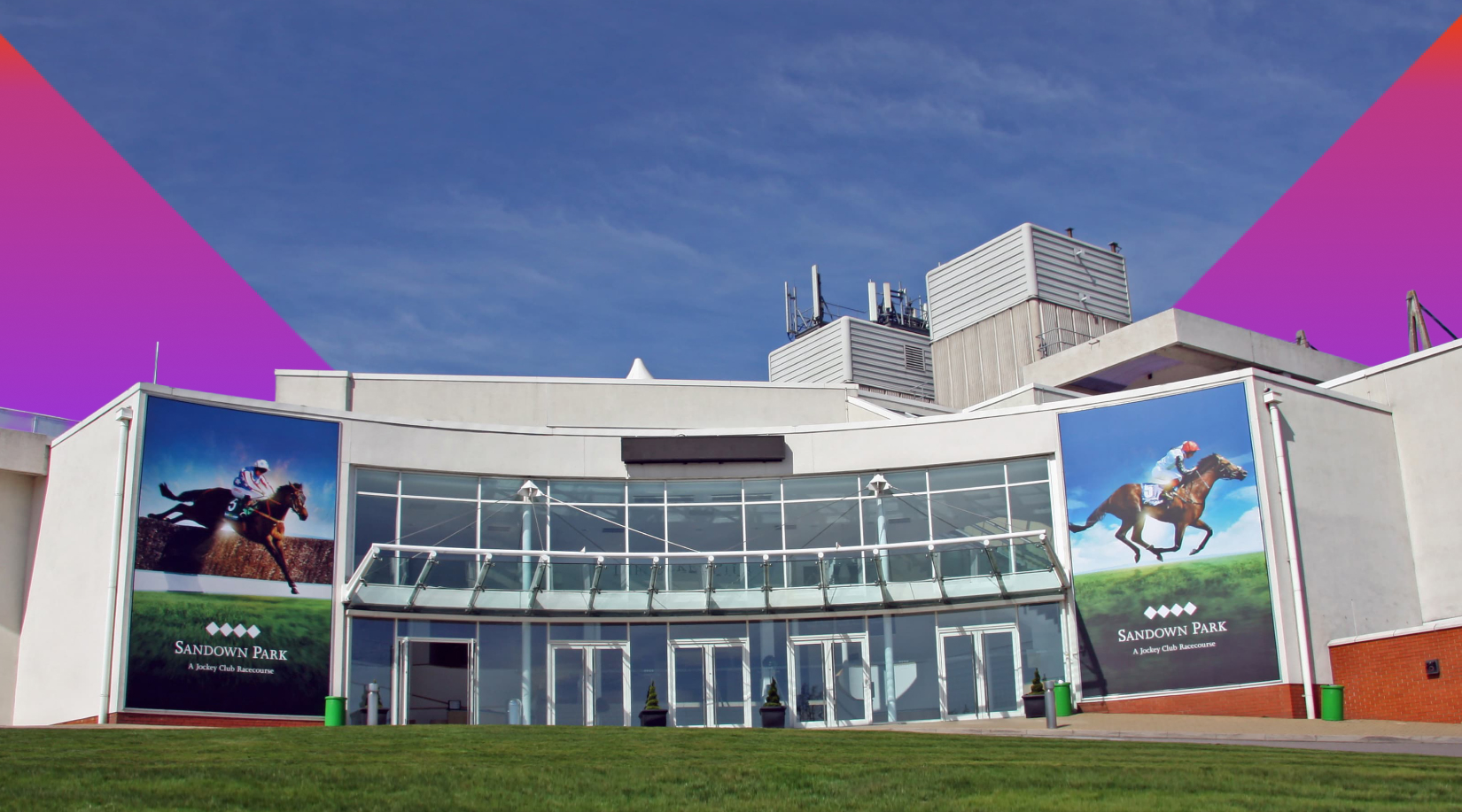 Bet365 Jump Finale at Sandown Park